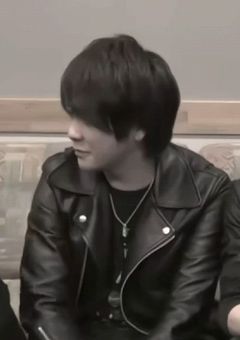 # 幼なじみと不仲な件 .