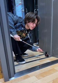 𝑇𝑎𝑙𝑘𝑖𝑛𝑔 𝑝𝑙𝑎𝑐𝑒