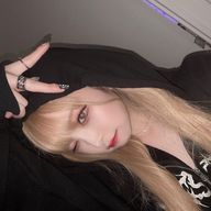 ‎𖤐 ̖́-‬さんのアイコン画像