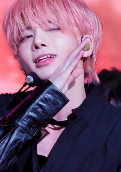 　　　　カン裙は淫乱配信者