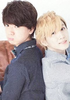 Q . 両 手 に 男 で 何 が 悪 い　。