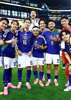 サムライブルーの紅一点マネがInstagramを始めたようです