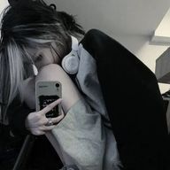 鬱々さんのアイコン画像