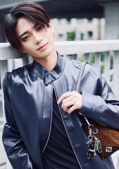 私の彼氏は若手人気俳優の彼でした。