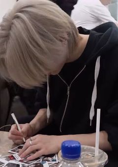 StrayKidsไฝ่ชฟไธ่ฏ