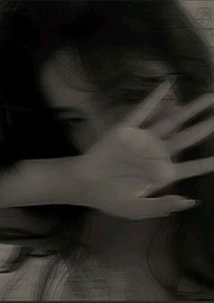 　　　消された歌姫   .