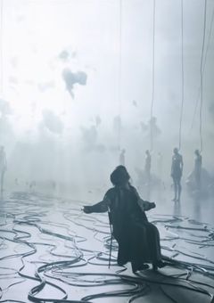 　灰 色　