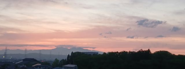 まる帝国 さすがに少し寝ます(寝たくない)さんの壁紙画像