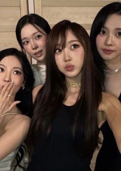<3