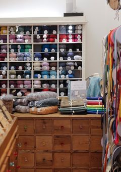 手芸屋ですれ違ったイケメンに一目惚れしちゃいました…!?（男主）