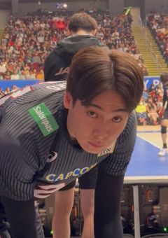 # 届 か ぬ 恋 と 知 り な が ら .