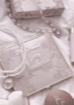 泡沫の赤い薔薇