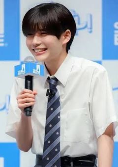 僕、転校初日に愛されました…😐