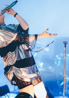 H A N A    の　先　輩　ア　ー　テ　ィ　ス　ト