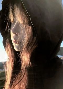 不 良 の 彼 女 は 弱 さ を 知 ら れ た く な い 。