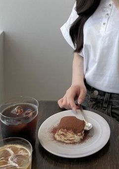 カフェの店員さんは有名 .