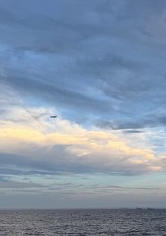 すぐとなりに、笑ってる