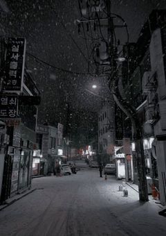 # . " あくまで " マッサージ店なので。