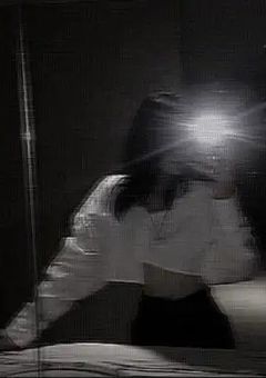 天性の美女、自殺志願者らしく、、。