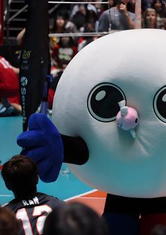 バレーボール界の冷徹王子コミュ障なだけだった件