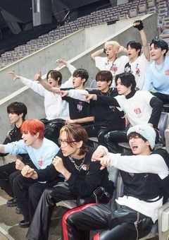 いにの紅一点は …