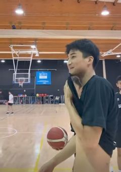 "ご ま あ ぶ ら の 実 家 "