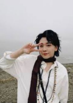 あの大人気バンドのボーカルさんは、大人気女優に恋をする